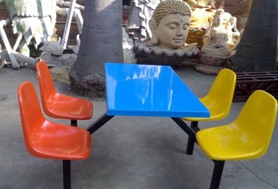 多種顏色的玻璃鋼桌椅(玻璃鋼桌椅,北海玻璃鋼桌椅,北海玻璃鋼桌椅廠家,北海玻璃鋼桌椅價格)--廣西北海躍達(dá)玻璃鋼制品